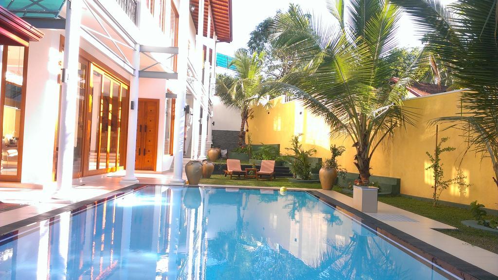 White Palace Gampaha Bagian luar foto